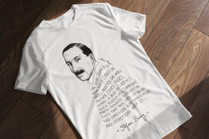 Camiseta blanca hombre con ilustración y cita de Stefan Zweig en inglés.