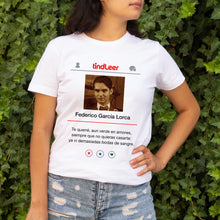 Cargar imagen en el visor de la galería, camiseta Federico garcía lorca tindleer bodas de sangre humor literario regalos para lectores