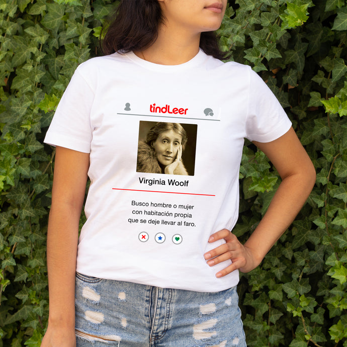 camiseta virginia woolf faro habitación propia tindleer humor literario regalos para lectores