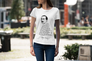 Camiseta blanca mujer con ilustración y cita de Stefan Zweig en inglés.