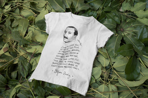 Camiseta blanca mujer con ilustración y cita de Stefan Zweig en inglés.