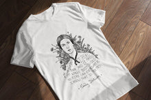 Cargar imagen en el visor de la galería, Camiseta blanca hombre con ilustración y cita de Emily Dickinson en inglés.