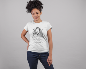 Camiseta Emily Dickinson 'Ignoramos nuestra estatura...' - mujer