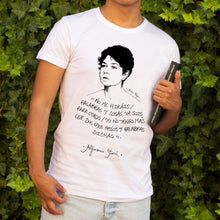 Cargar imagen en el visor de la galería, Camiseta Alfonsina Storni &#39;No me hiráis...&#39; - hombre