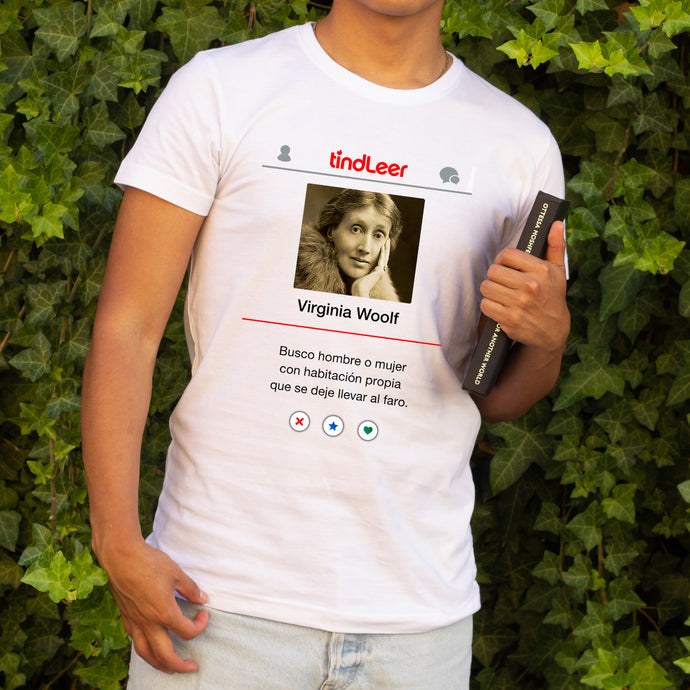 camiseta virginia woolf faro habitación propia tindleer humor literario regalos para lectores