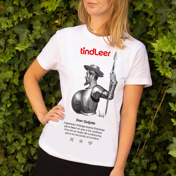 Camiseta blanca mujer con ilustración de Don Quijote dibujada por Fernando Vicente.