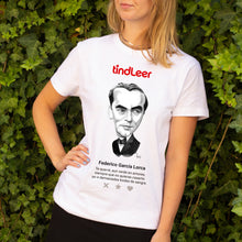 Cargar imagen en el visor de la galería, Camiseta blanca mujer con ilustración de Federico Garcia Lorca por Fernando Vicente