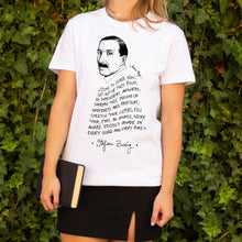Cargar imagen en el visor de la galería, Camiseta blanca mujer con ilustración y cita de Stefan Zweig en inglés.