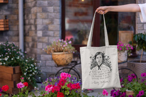 Tote bag natural con asa natural con ilustración y cita de Emily Dickinson en español.