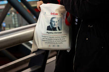 Cargar imagen en el visor de la galería, tote bag tindleer agatha christie humor literario escritora regalos para lectores misterios reina del crimen asesinato en el orient express poirot