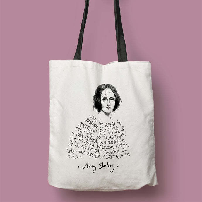 Tote bag natural con asa negra con ilustración y cita de Mary Shelley en español.