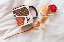 Cargar imagen en el visor de la galería, Taza blanca con asa negra de la colección Lectorix con citas de Victor Hugo, Nietzsche, Walter Pater y Platón sobre la música.