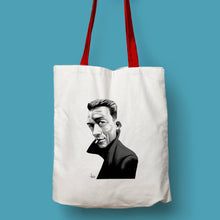 Cargar imagen en el visor de la galería, Tote bag natural con asa roja con ilustración de Albert Camus por Fernando Vicente