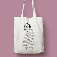 Cargar imagen en el visor de la galería, Tote bag de color natural con asa natural con ilustración y cita de Stefan Zweig en español.