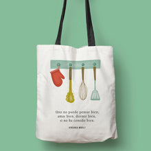 Cargar imagen en el visor de la galería, Tote bag Virginia Woolf &#39;Uno no puede pensar bien...&#39;