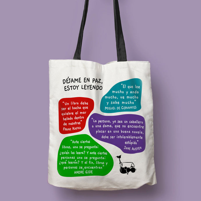 Tote bag natural con asa negra de la colección Lectorix con citas de Jane Austen, André Gide, Franz Kafka y Miguel de Cervantes sobre la lectura.
