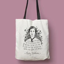 Cargar imagen en el visor de la galería, Tote bag natural con asa negra con ilustración y cita de Emily Dickinson en inglés.