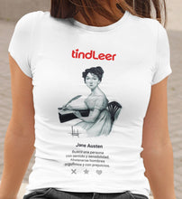 Cargar imagen en el visor de la galería, Camiseta blanca mujer con ilustración de Jane Austen por Fernando Vicente.