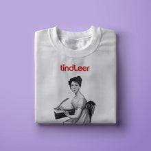 Cargar imagen en el visor de la galería, Camiseta blanca mujer con ilustración de Jane Austen por Fernando Vicente.